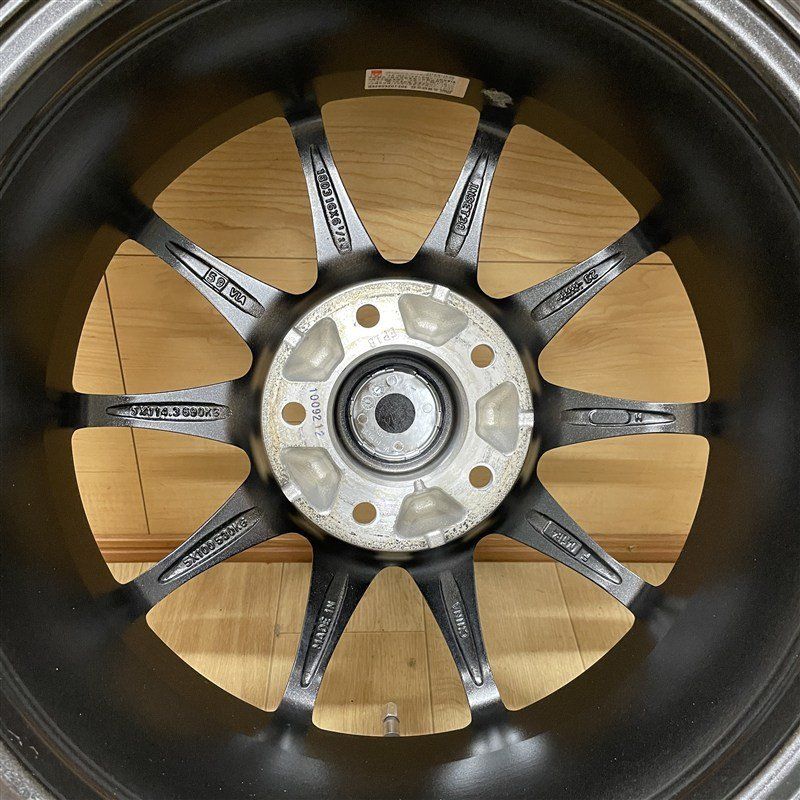 215/65R16 VRX2 2023年製造 ホイール付き 暗所保管品 アルファード カローラクロス等 2023年製 ブリヂストン VRX2 215/65R16