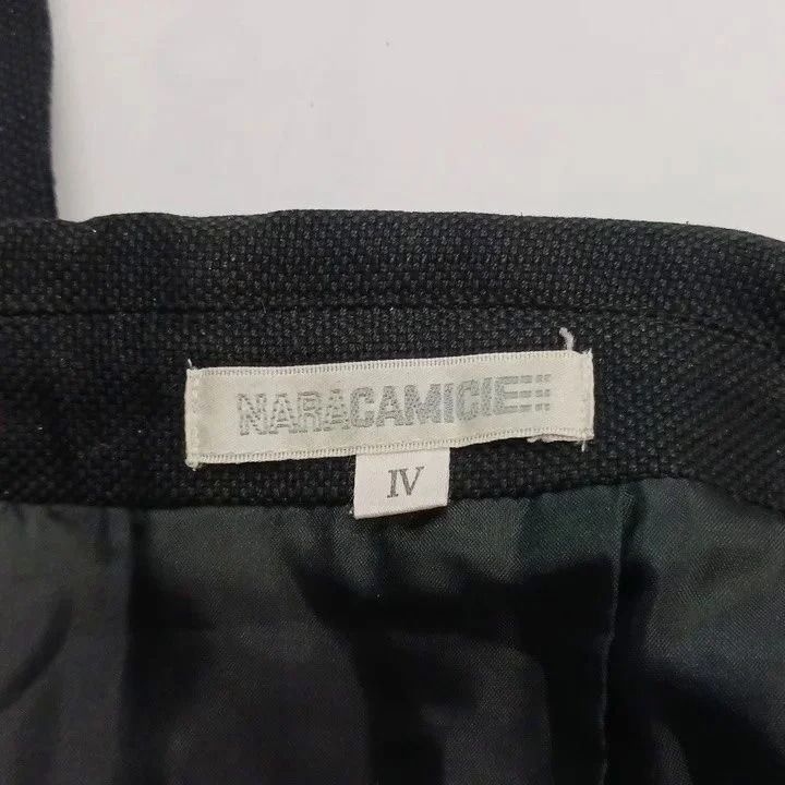 https://assets.mercari-shops-static.com/-/large/plain/2JXrkquki35WdK4PvaTgjS.jpg@jpg