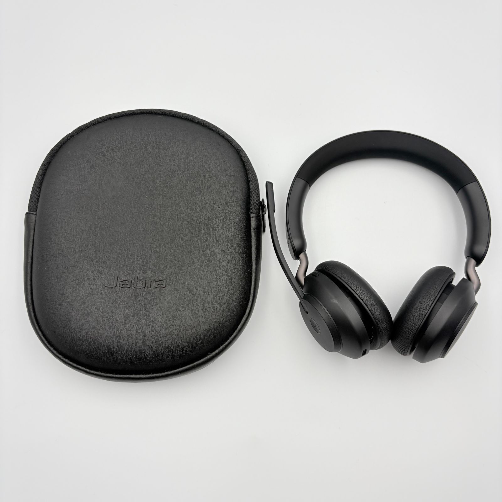 Jabra ワイヤレスヘッドホン 本体 専用ケース付き Jabra Evolve2 ヘッドセット ワイヤレスヘッドホン マイク付き 収納