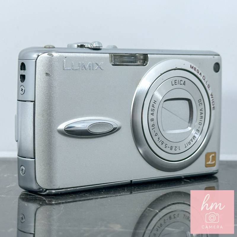 Panasonic LUMIX DMC-FX01 シルキーシルバー シルバー 600万画素 光学
