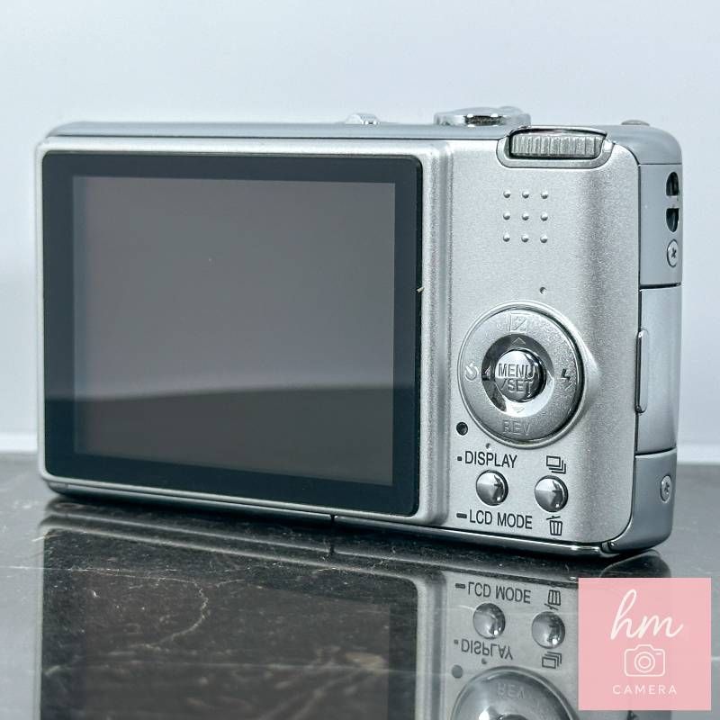 Panasonic LUMIX DMC-FX01 シルキーシルバー シルバー 600万画素 光学