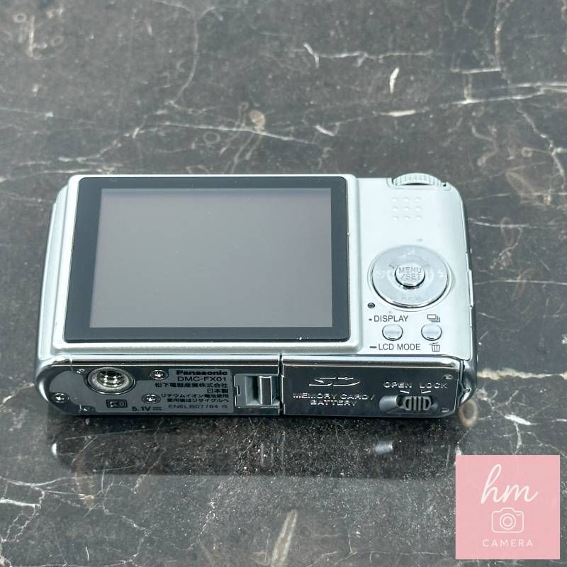 Panasonic LUMIX DMC-FX01 シルキーシルバー シルバー 600万画素 光学