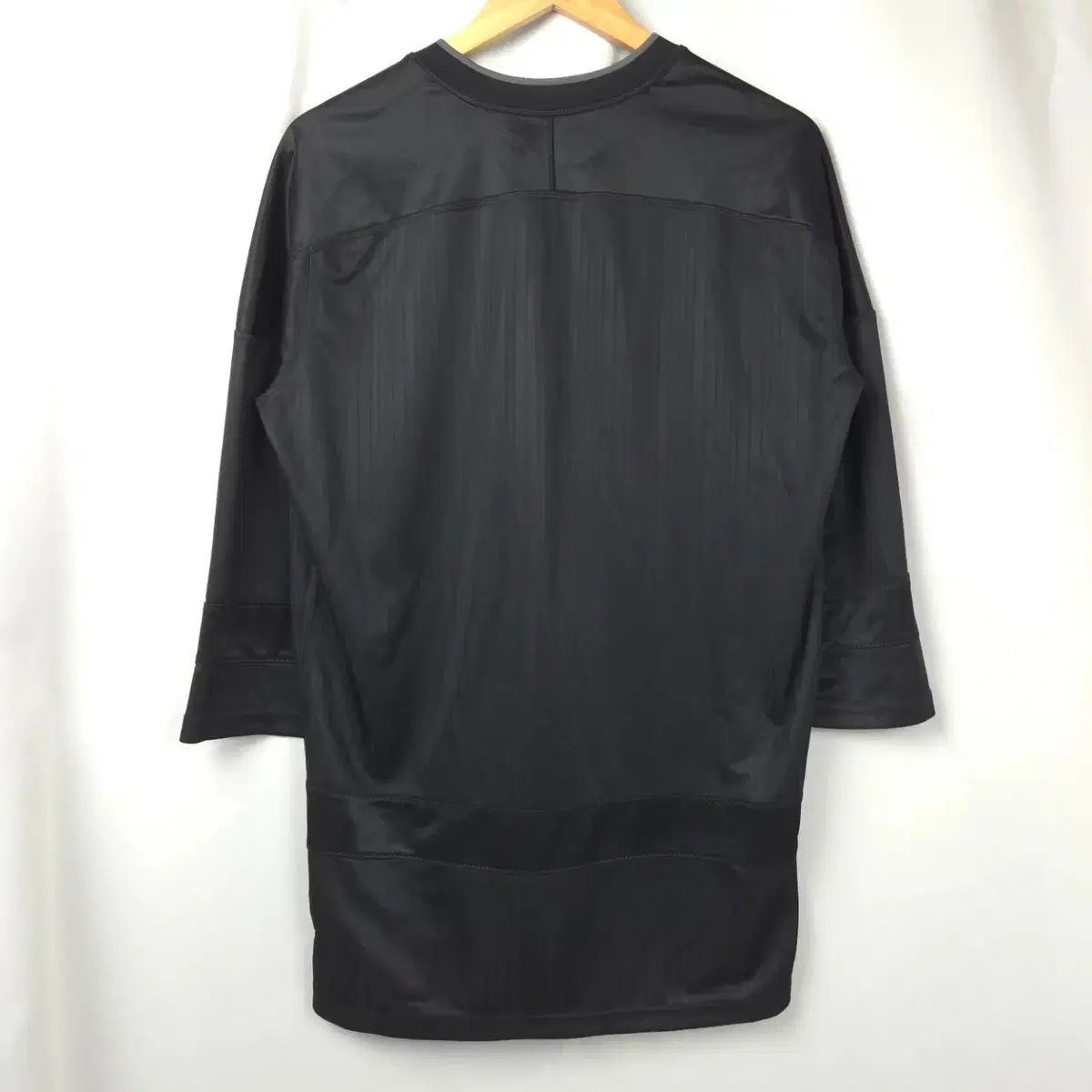https://assets.mercari-shops-static.com/-/large/plain/2JXs8ojvY3saK4sw5xyuUa.webp@jpg
