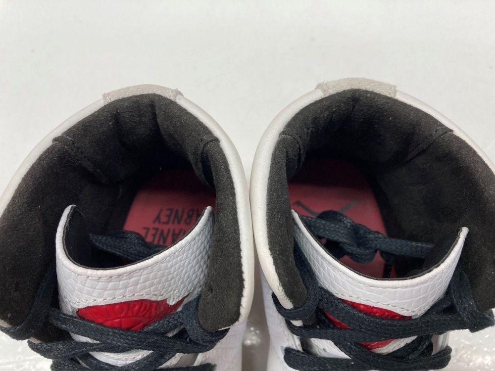 https://assets.mercari-shops-static.com/-/large/plain/2JXtQXqvEMeaSc5TEmcXG2.jpg@jpg