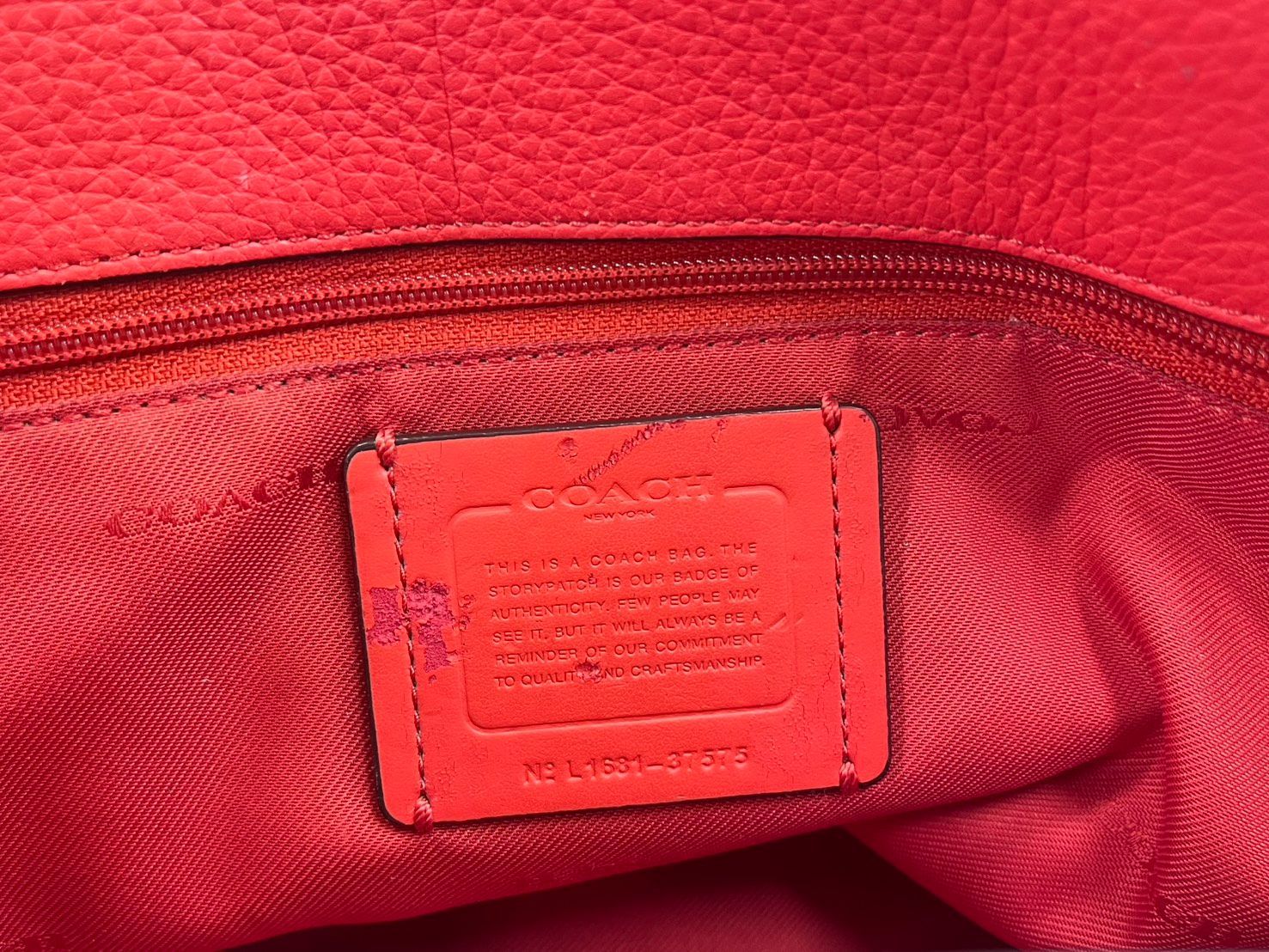 https://assets.mercari-shops-static.com/-/large/plain/2JXtUfhktiLcdsMriDwHTg.jpg@jpg