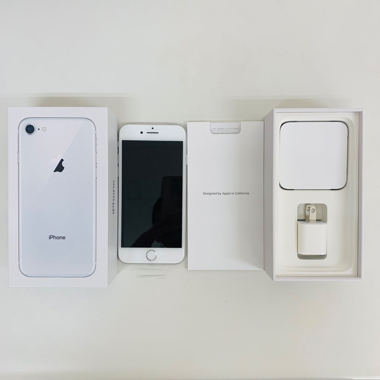 新品・未使用】iPhone 8 64G シルバー バッテリー残量：100% 銚728