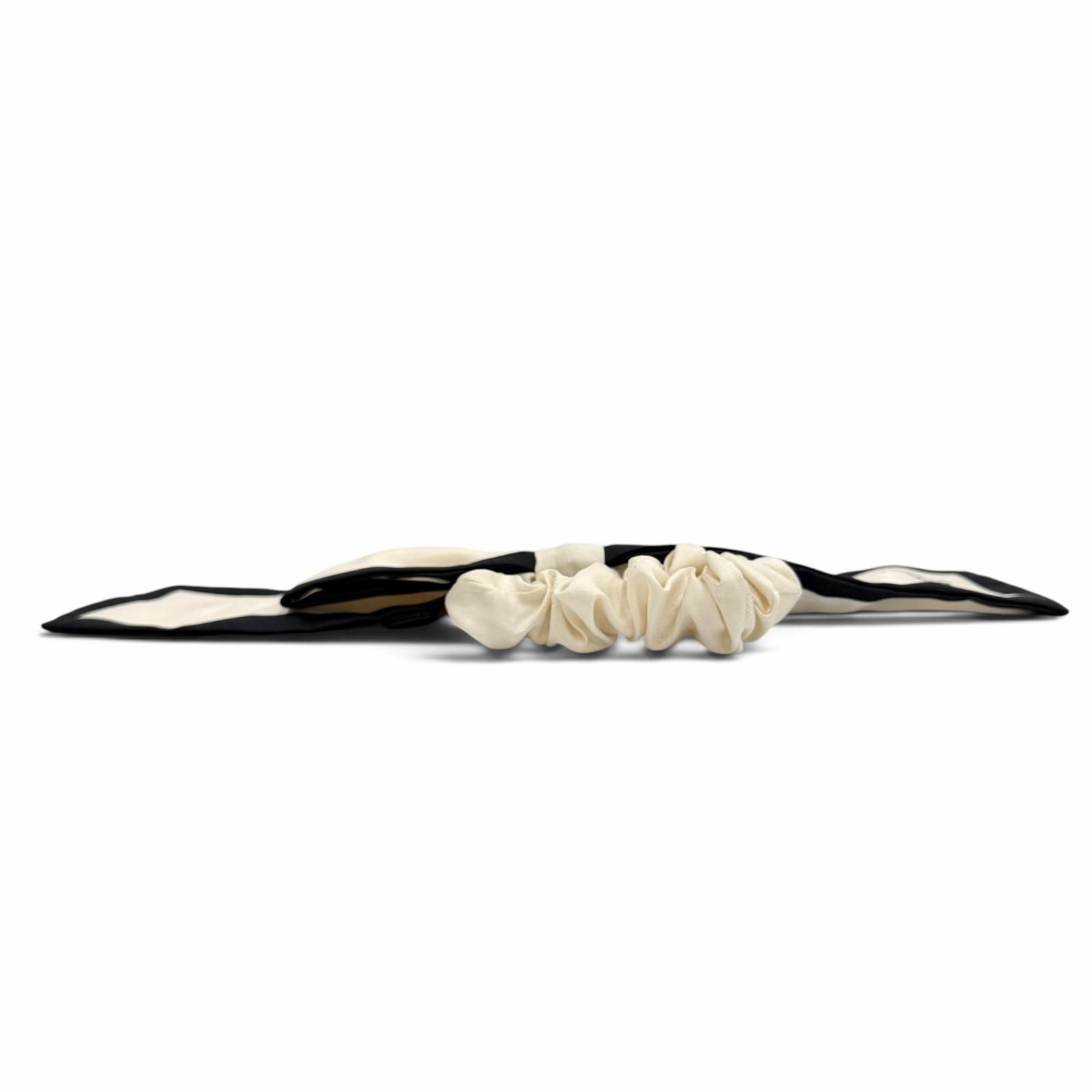 極美品☆CHANEL シャネル 21S シルク100％ ロゴ入り カメリア リボン