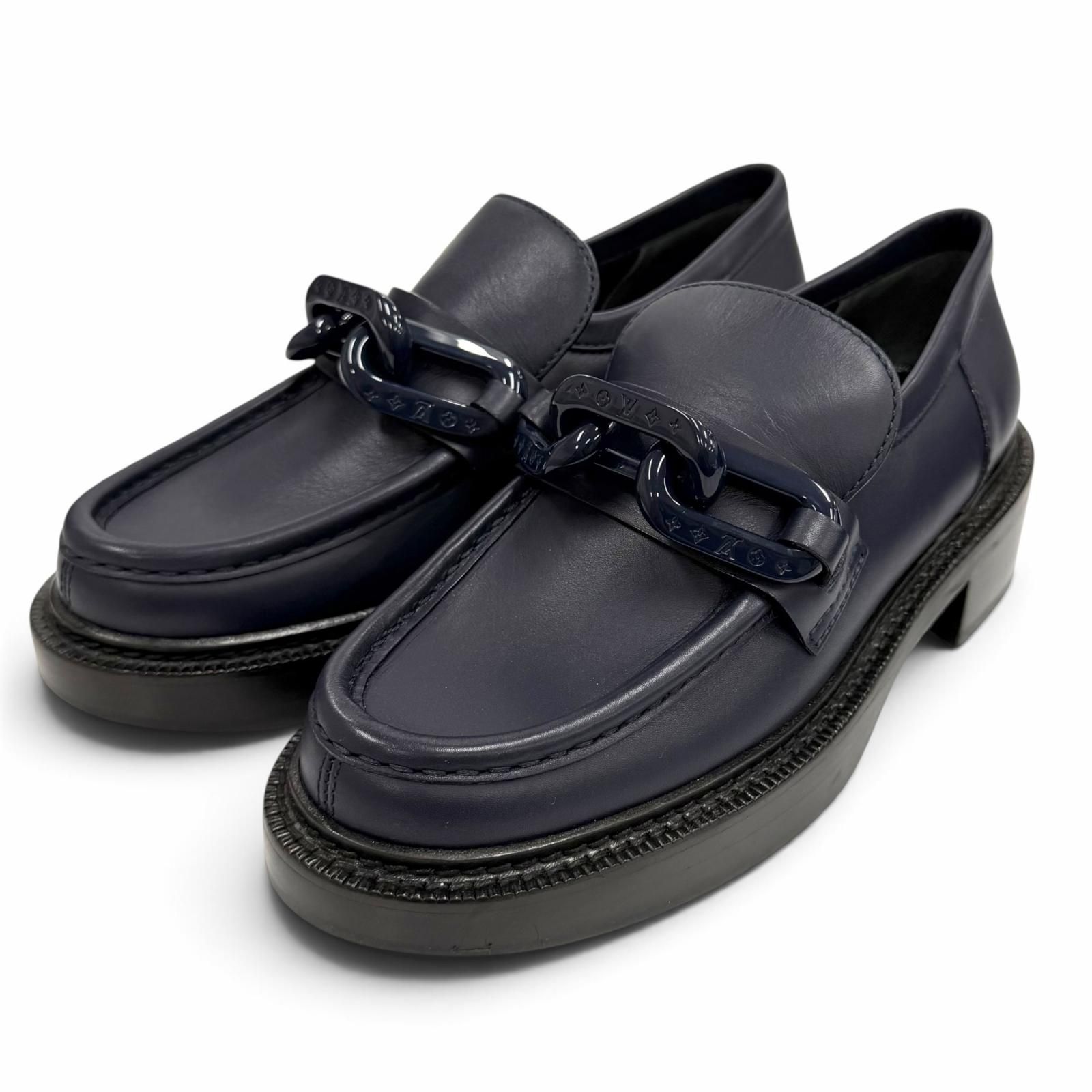 極美品★LOUIS VUITTON ルイヴィトン アカデミーライン モノグラム チェーンデザイン レザー ローファー ネイビー 37 イタリア製 37,375円