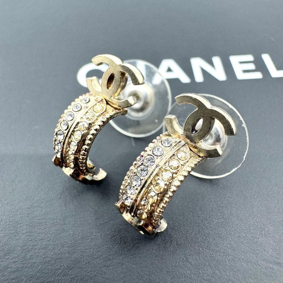 美品 CHANEL シャネル ピアス フープ ココマーク ラインストーン 箱つき 72,000円
