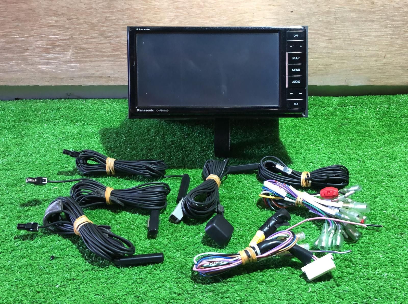 ナビ 　Panasonic　 CN-RE03WD　 地図データー：2016年 Ｃ-3-119-689