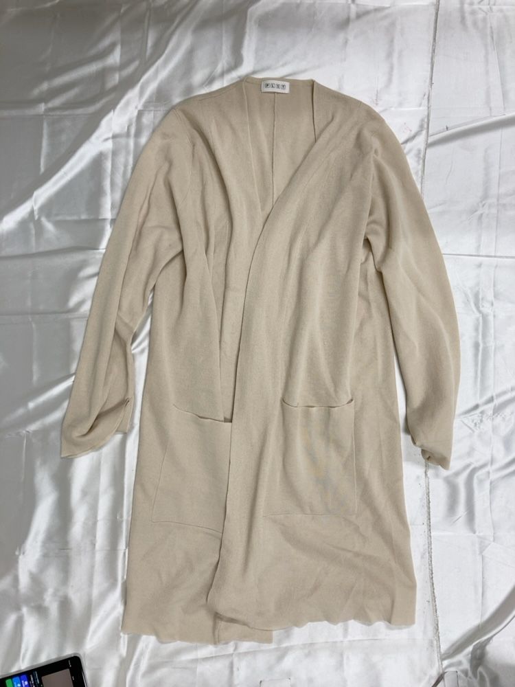 https://assets.mercari-shops-static.com/-/large/plain/2JXtqMf3mrbPJHizV2fVTg.jpg@jpg
