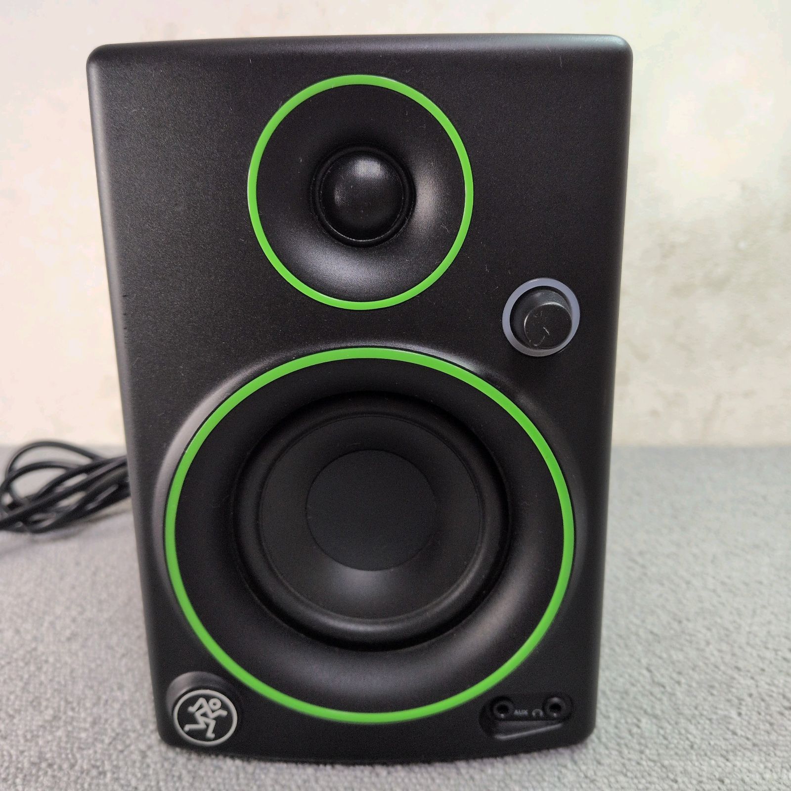 動作確認済】Mackie CR3 パワードスピーカー ※片方のみ - メルカリ