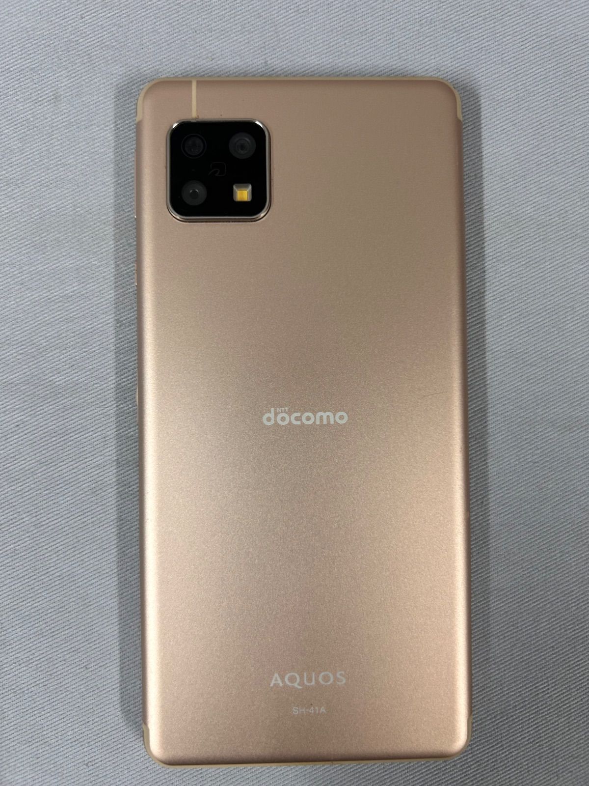 docomo AQUOS sense4 SH-41A 64GB ゴールド - メルカリ