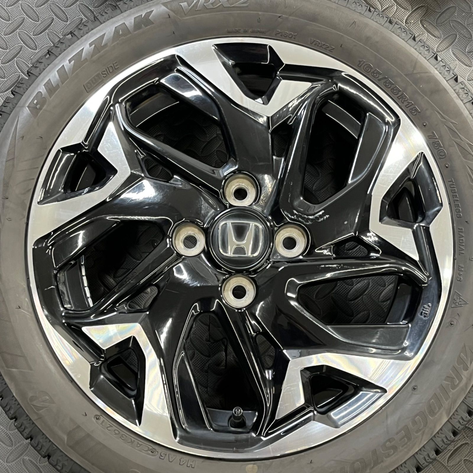 21年製 165/55R15 ブリヂストン ブリザックVRX2 ホンダ純正アルミ JF3