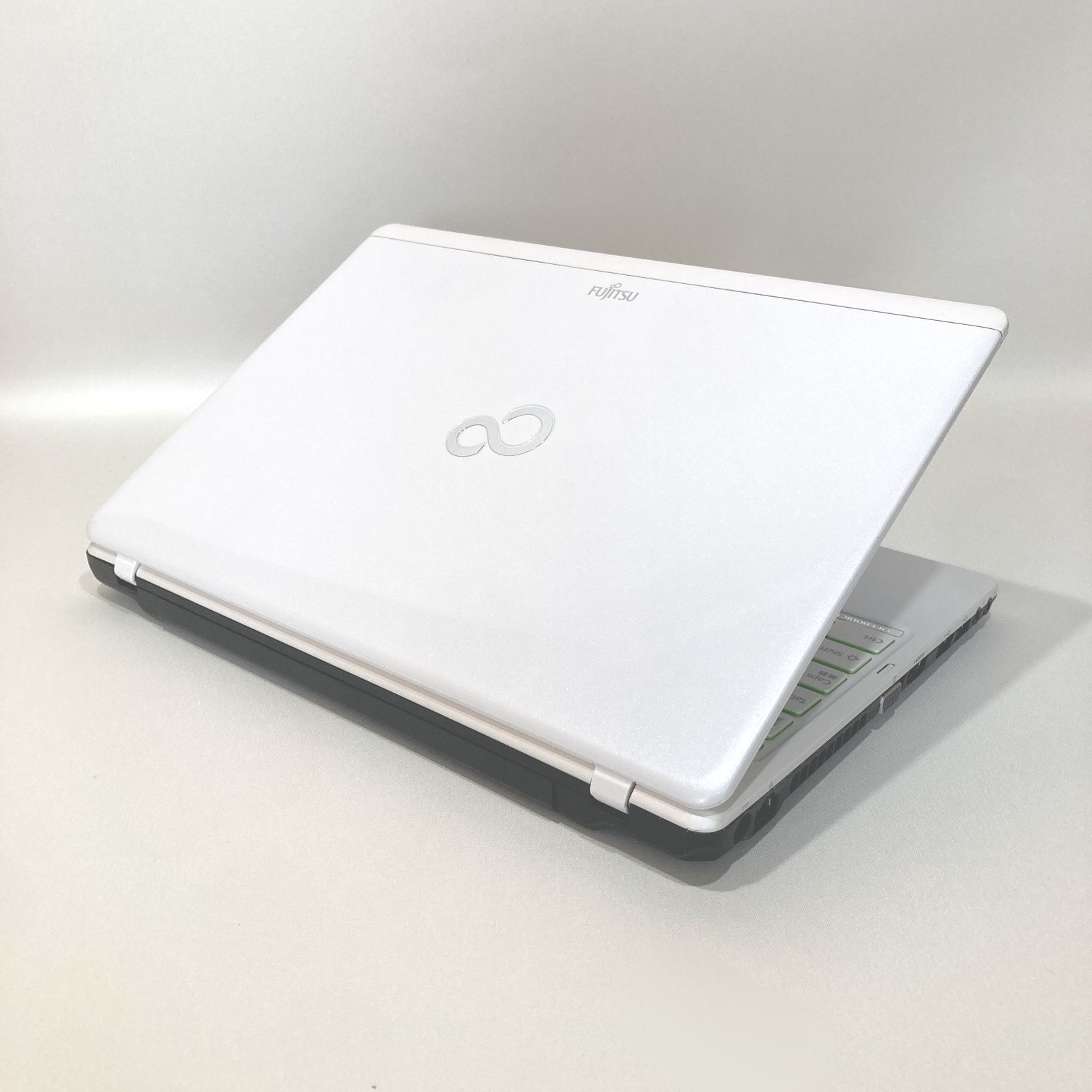 富士通 LIFEBOOK SH54/G 白 SSD240GB - メルカリ