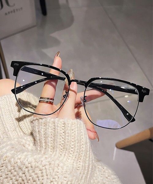 https://assets.mercari-shops-static.com/-/large/plain/2JXu3rQeVCacawD6zBb25E.jpg@jpg