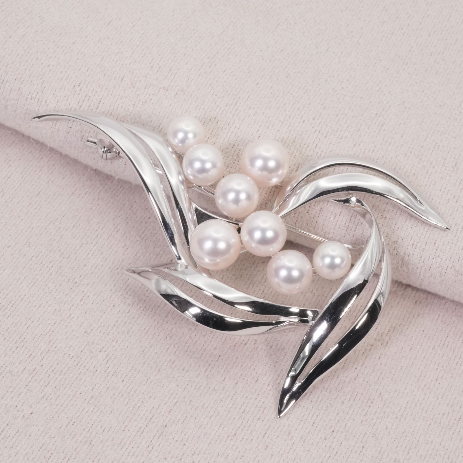 美品 ミキモト 8珠 ウェーブ ブローチ MIKIMOTO /26-2232 - メルカリ
