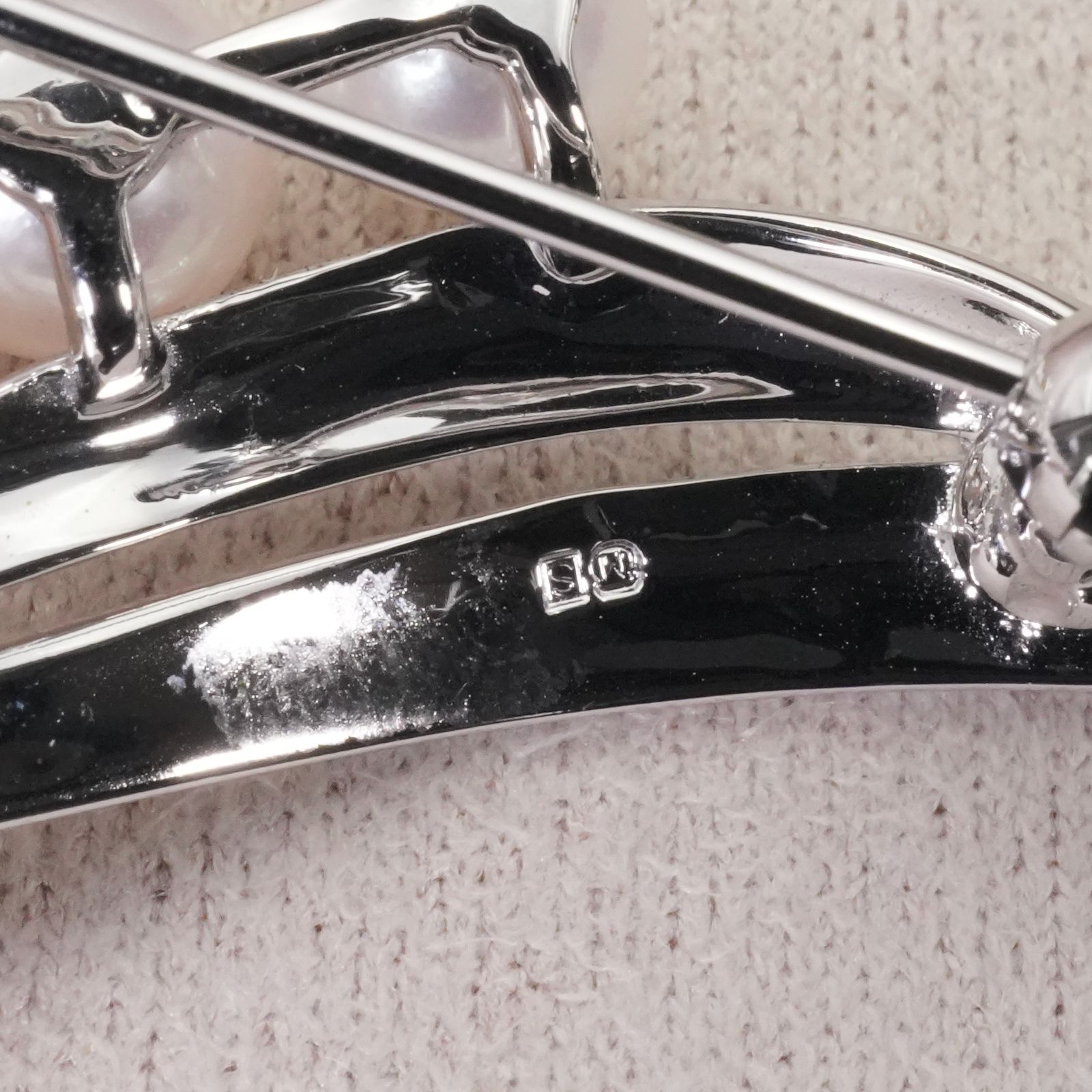 美品 ミキモト 8珠 ウェーブ ブローチ MIKIMOTO /26-2232 - メルカリ