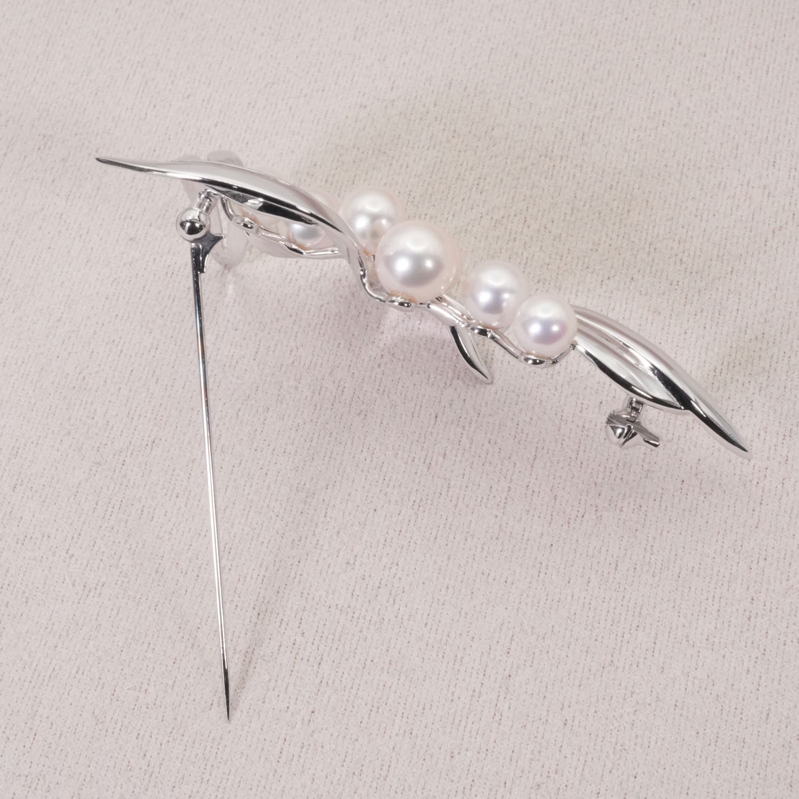 美品 ミキモト 8珠 ウェーブ ブローチ MIKIMOTO /26-2232 - メルカリ