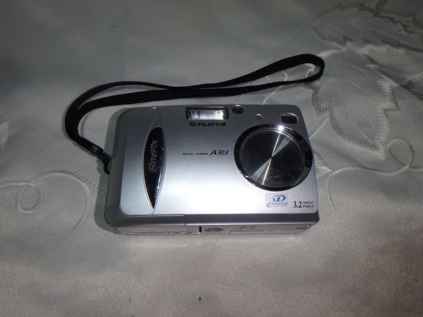 FUJIFILM A303 FinePix デジタルカメラ - メルカリ
