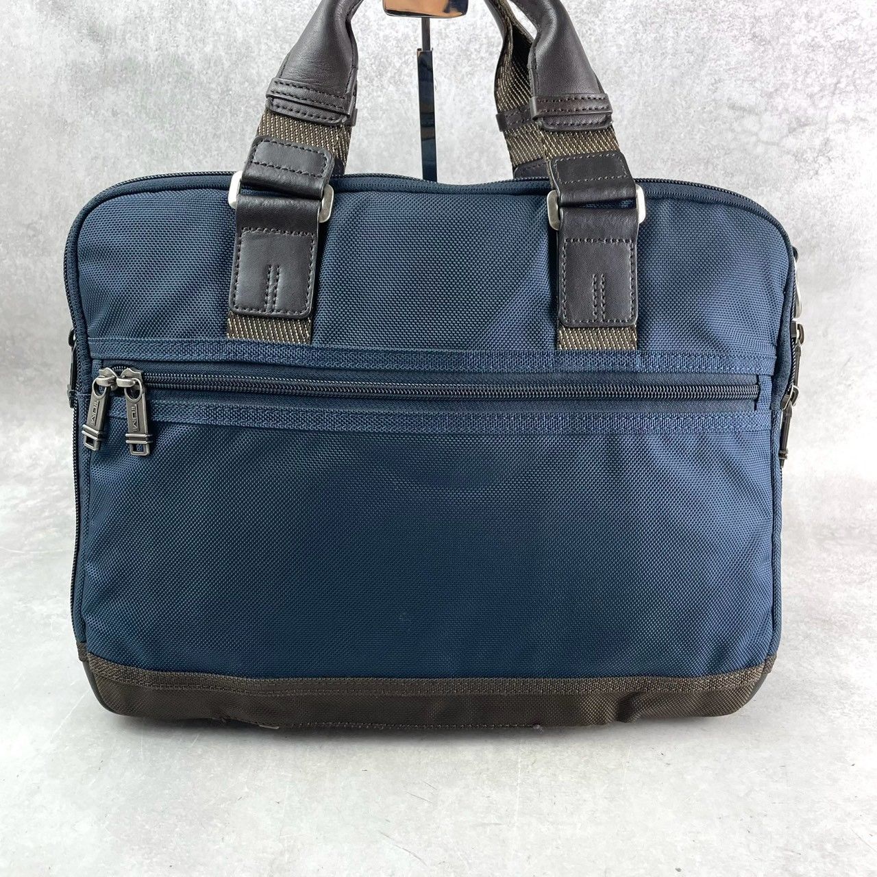 https://assets.mercari-shops-static.com/-/large/plain/2JXu8hGTEbKyLApyKt3mzR.jpg@jpg