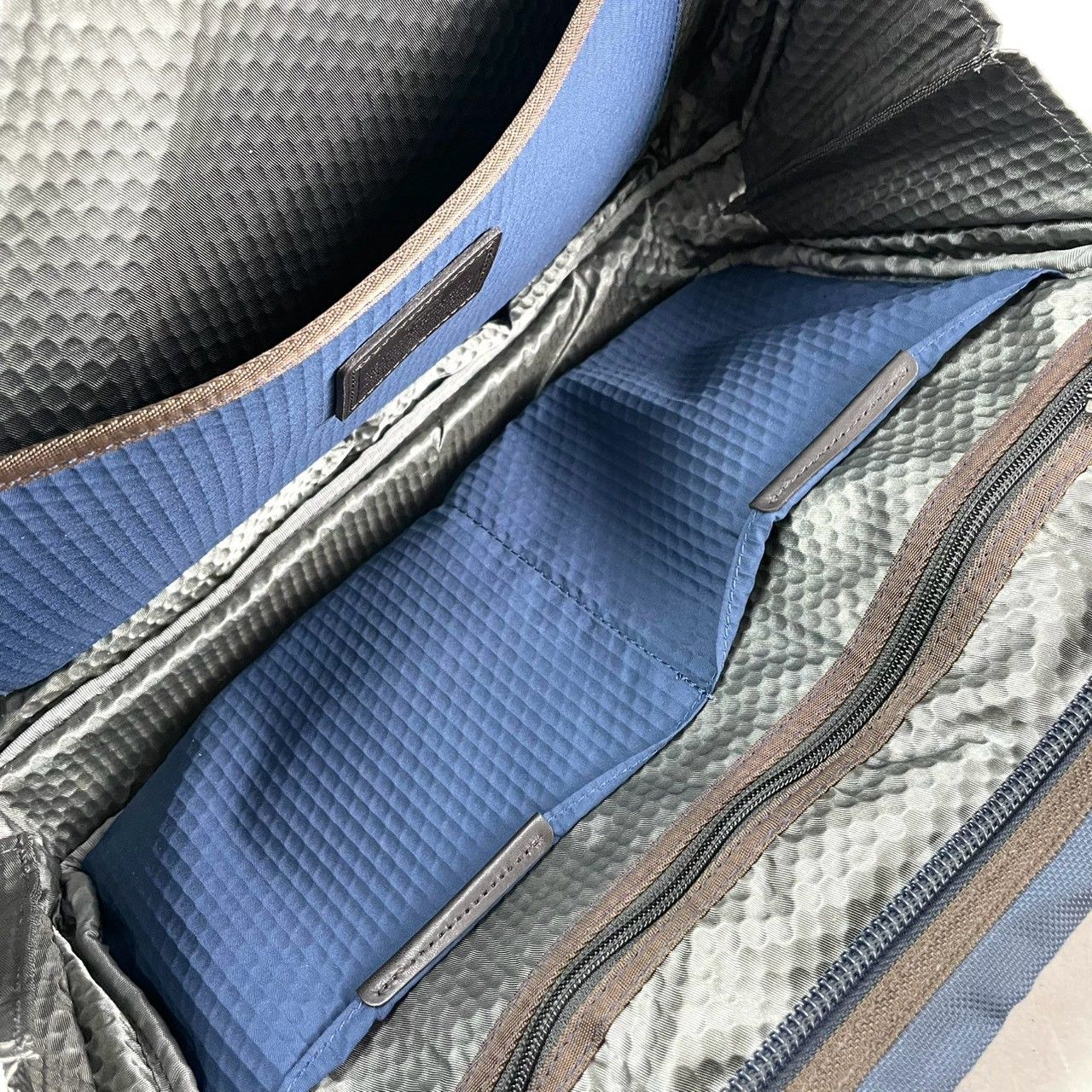 https://assets.mercari-shops-static.com/-/large/plain/2JXu8hHEpdzLd5eBgN6aPo.jpg@jpg
