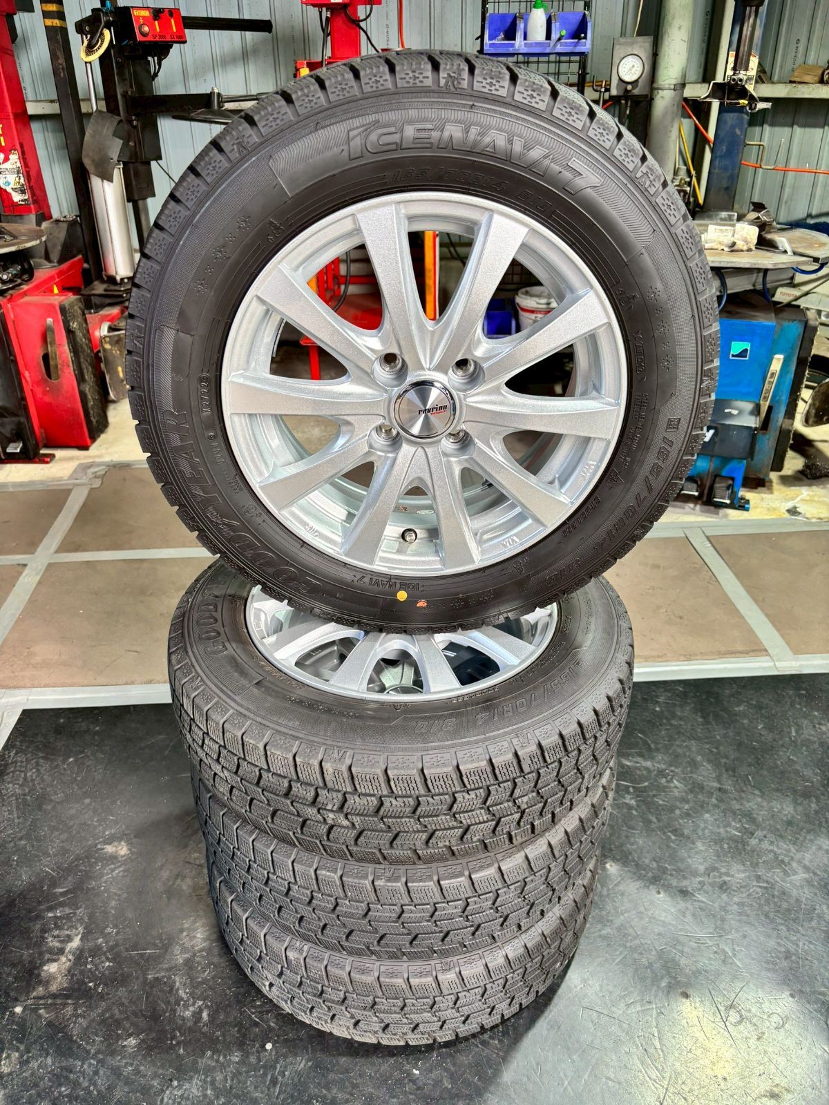 人気サイズ】165/70R14 スタッドレス グッドイヤー アイスナビ7 北海道