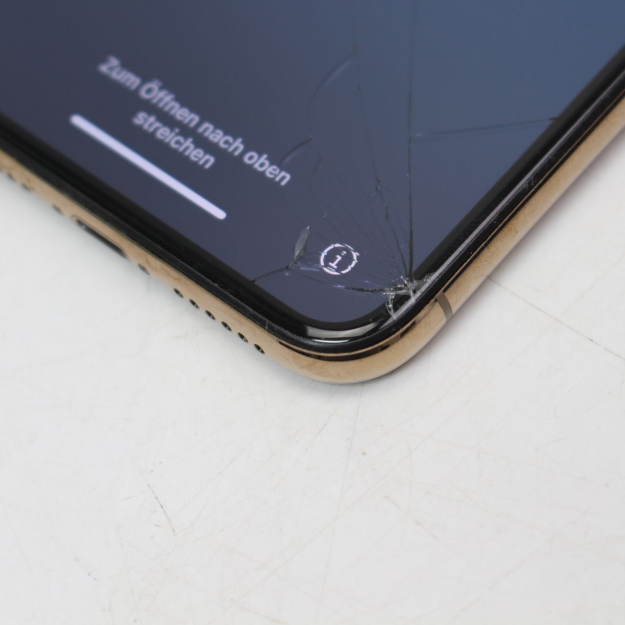 iPhone Xs 256GB ゴールド SIMフリー 本体 - メルカリ