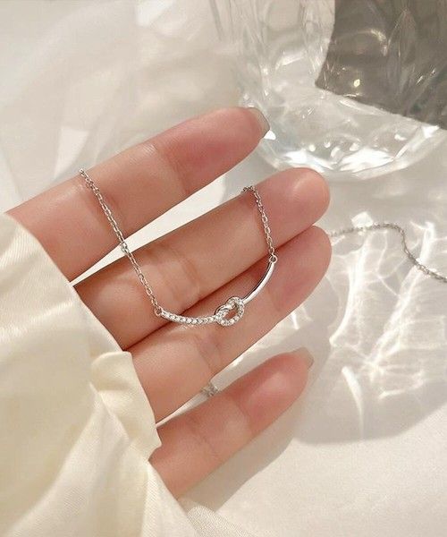 https://assets.mercari-shops-static.com/-/large/plain/2JXuBiVQBEAxvBbZ6mNoA8.jpg@jpg