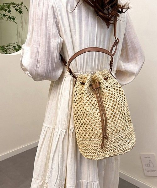 https://assets.mercari-shops-static.com/-/large/plain/2JXuFe4RuC6QbM5rtV6b4s.jpg@jpg