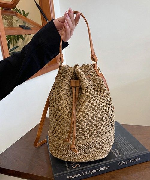 https://assets.mercari-shops-static.com/-/large/plain/2JXuFe4TorarwEJGcasmG7.jpg@jpg