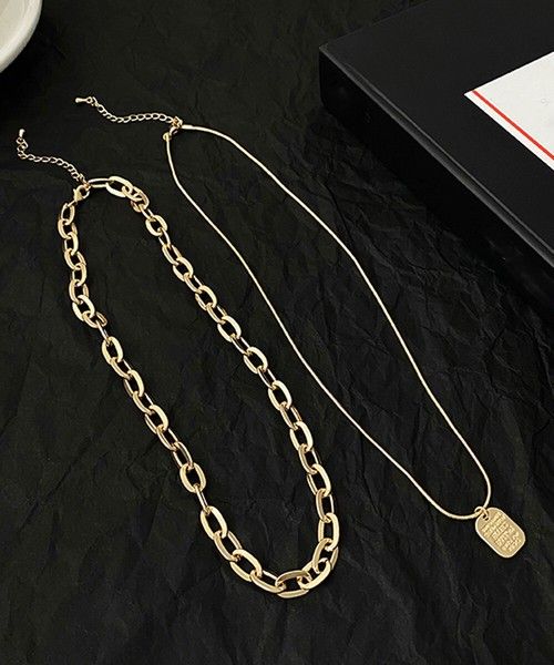 https://assets.mercari-shops-static.com/-/large/plain/2JXuFfpkHikzrGTpGzJths.jpg@jpg
