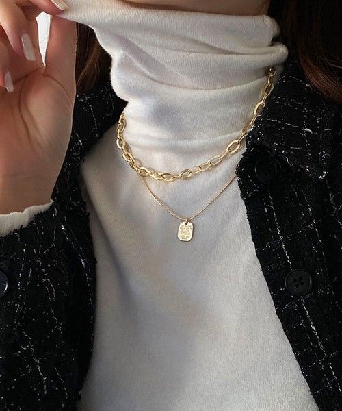 https://assets.mercari-shops-static.com/-/large/plain/2JXuFfpyGrTBEm7VLVbngL.jpg@jpg