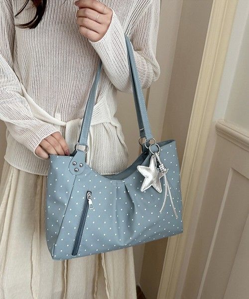 https://assets.mercari-shops-static.com/-/large/plain/2JXuJF8dC7i2Vu5snGoumG.jpg@jpg