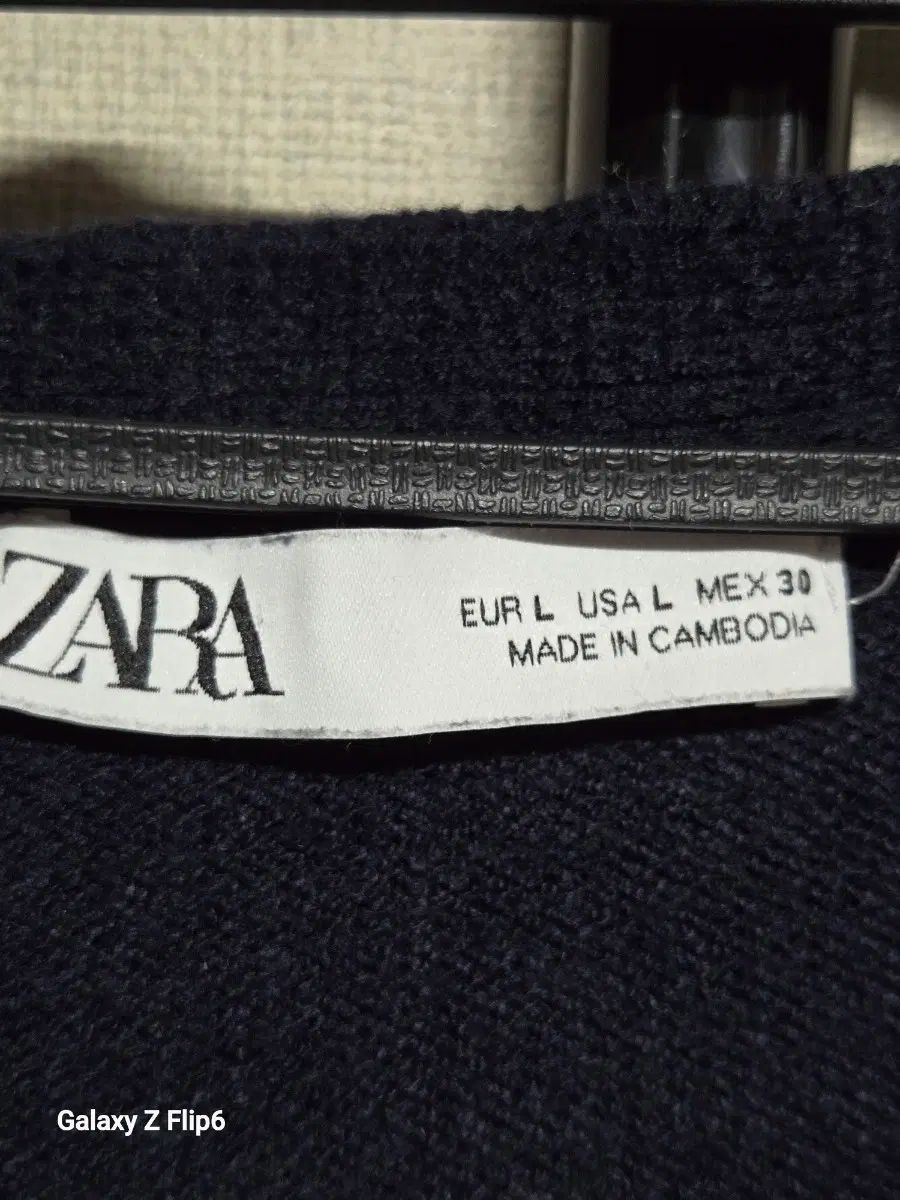https://assets.mercari-shops-static.com/-/large/plain/2JXuM4xMsgJJ8Q3L8D5YWV.webp@jpg