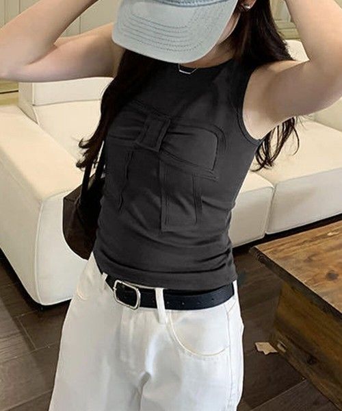 https://assets.mercari-shops-static.com/-/large/plain/2JXuXLXrSgds8JWs7CiTej.jpg@jpg