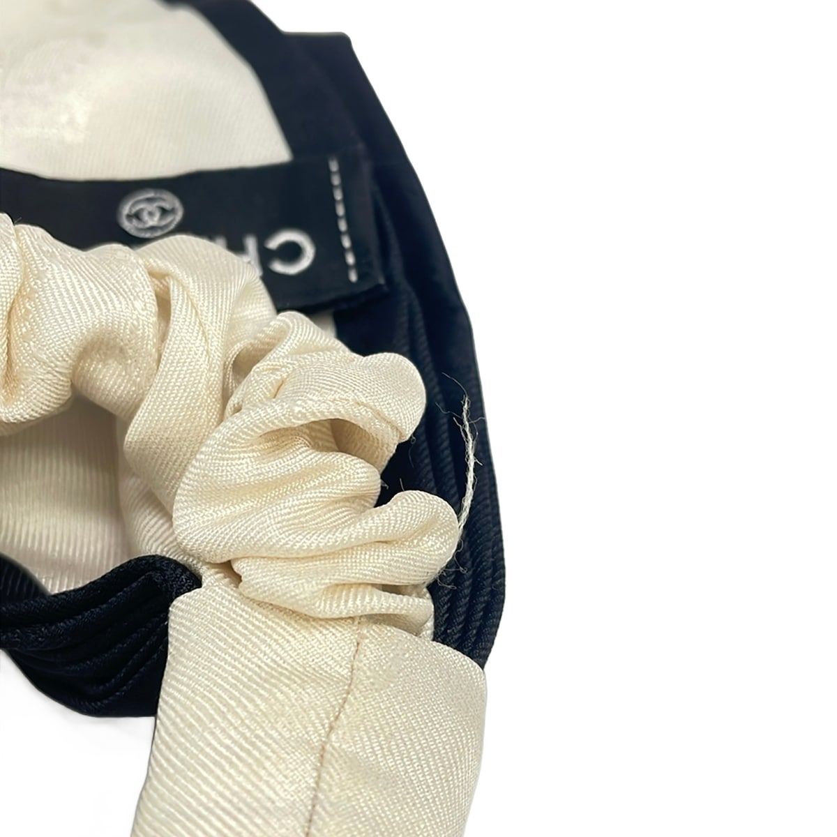 CHANEL(シャネル) シュシュ美品 - アイボリー×黒 リボン - メルカリ