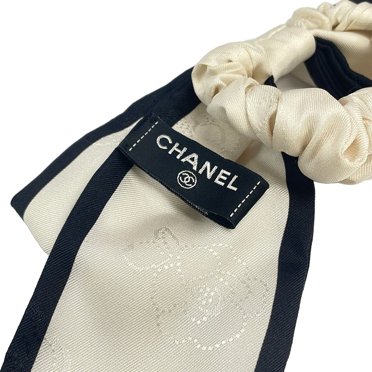 CHANEL(シャネル) シュシュ美品 - アイボリー×黒 リボン - メルカリ