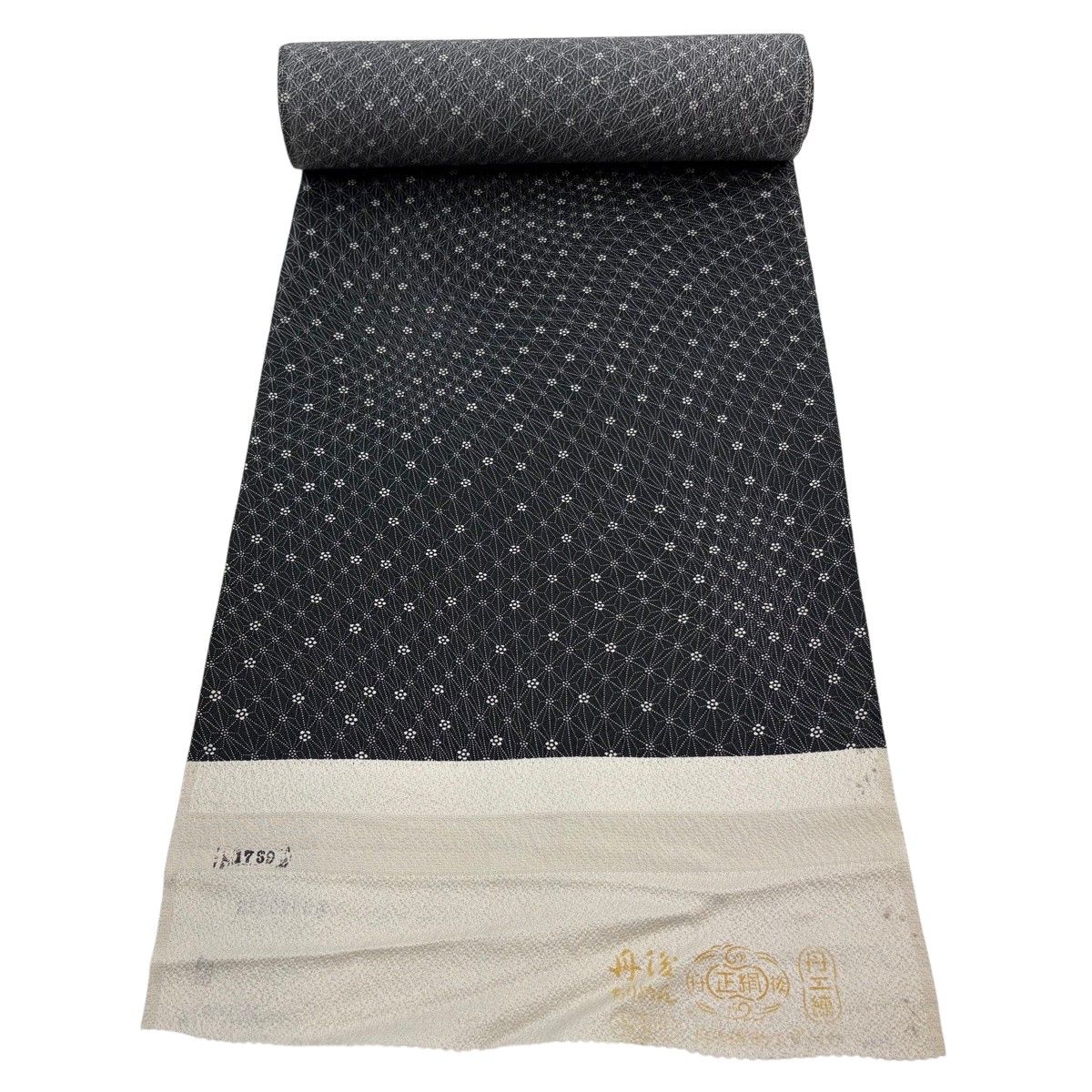 小紋 反物 葉文様 花文様 正絹 SA015 反物 秀品 小紋 小花 麻の葉 墨色 正絹 【中古】 - メルカリ