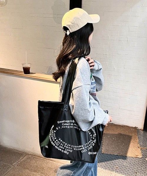 https://assets.mercari-shops-static.com/-/large/plain/2JXukQrdGFr57xwCJzN8kr.jpg@jpg