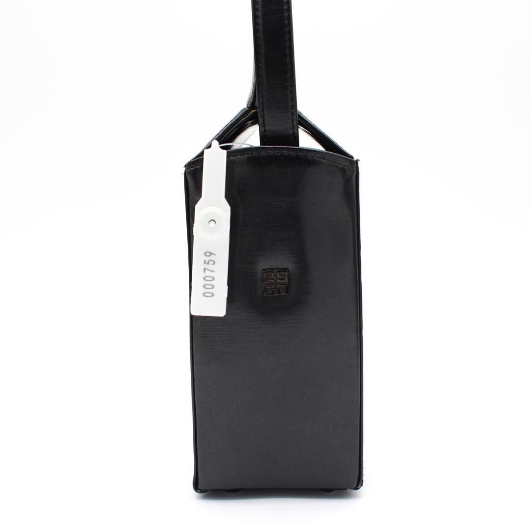 https://assets.mercari-shops-static.com/-/large/plain/2JXumX9qsojLvkkjufhLZV.jpg@jpg