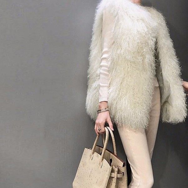 https://assets.mercari-shops-static.com/-/large/plain/2JXupMkij9U8t5eScNTYtV.jpg@jpg