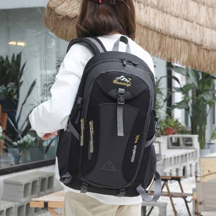 https://assets.mercari-shops-static.com/-/large/plain/2JXvrGAChKqqdwXoKDE6kz.jpg@jpg