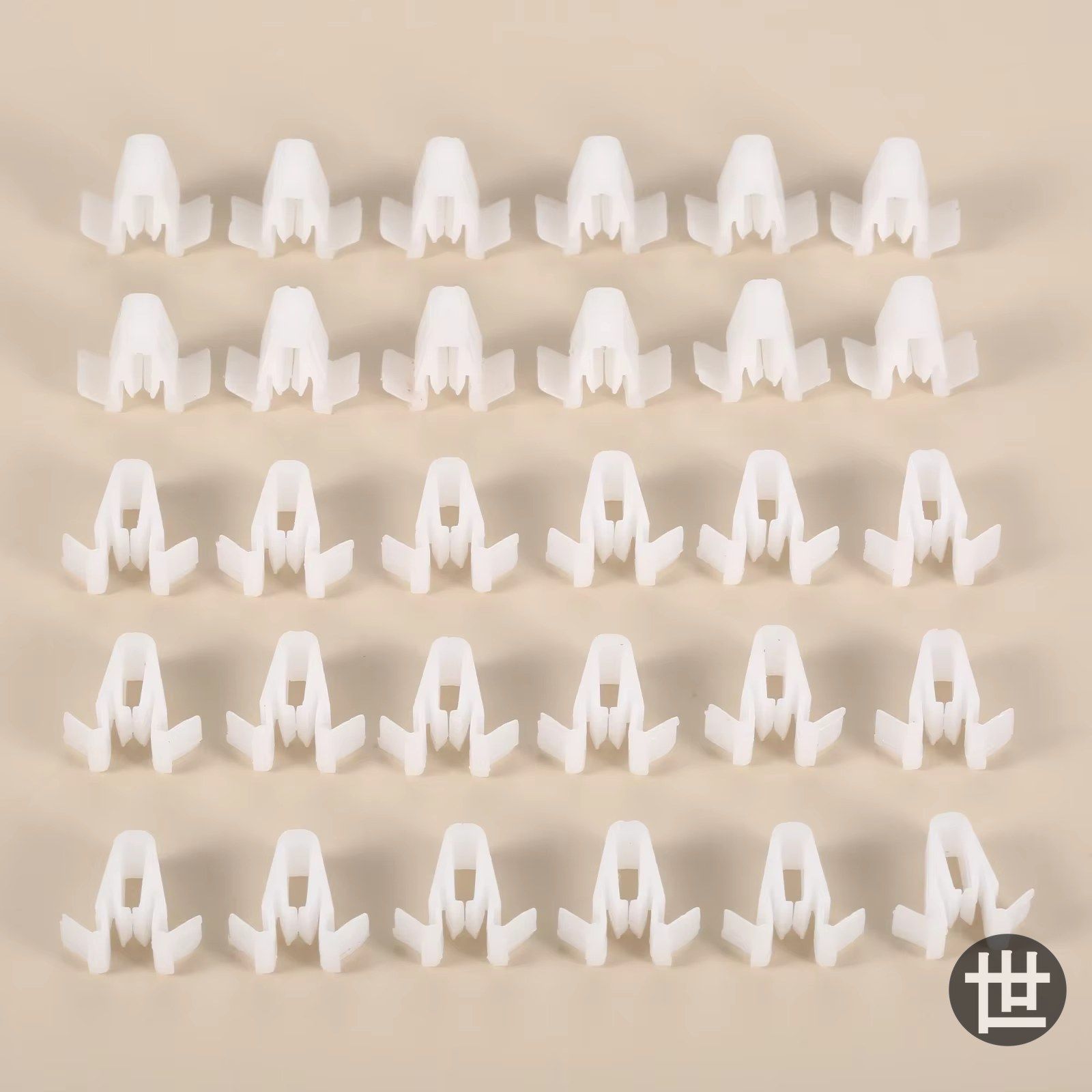 https://assets.mercari-shops-static.com/-/large/plain/2JXvuxLJYMuvs43f3RRKF8.jpg@jpg