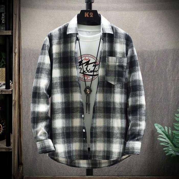 https://assets.mercari-shops-static.com/-/large/plain/2JXvvRTqShnRy2W4pM3udV.jpg@jpg