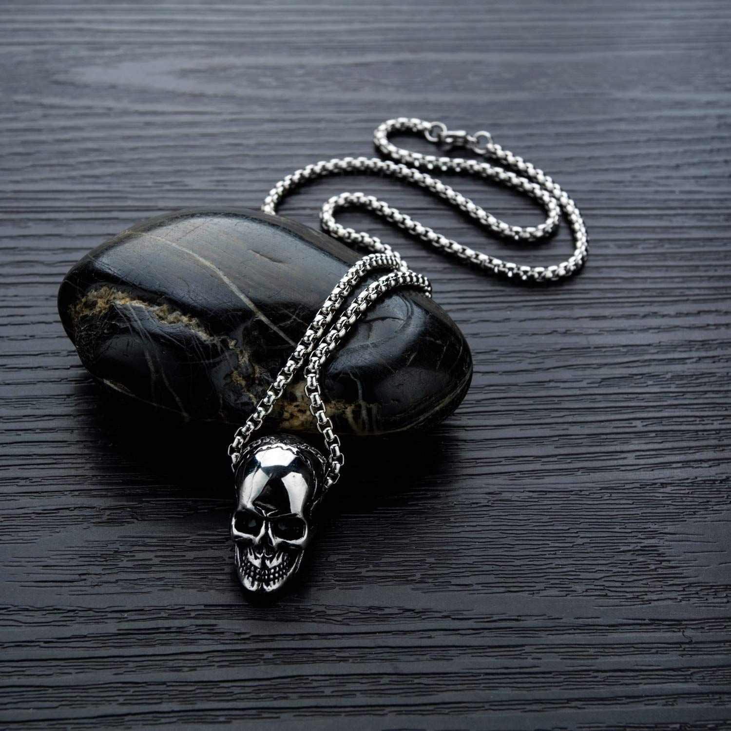 https://assets.mercari-shops-static.com/-/large/plain/2JXw2GSwoA4iDRWyMULLqq.jpg@jpg