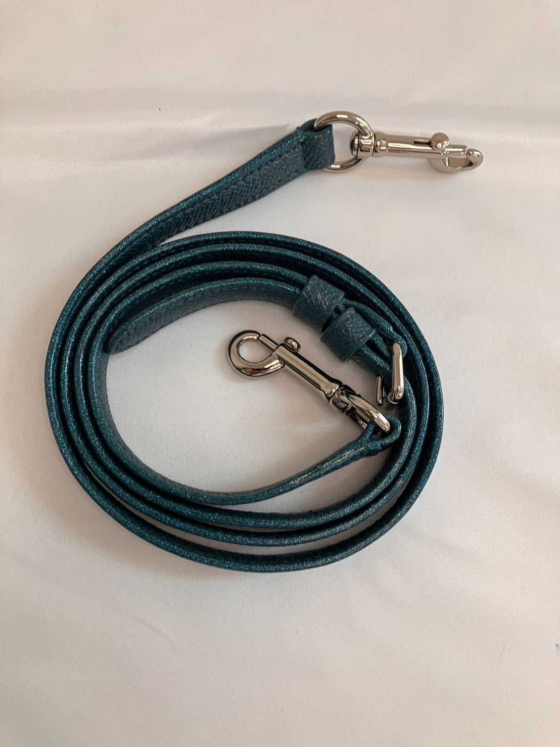 https://assets.mercari-shops-static.com/-/large/plain/2JXw4tskZWJwAP9VHskBX9.jpg@jpg