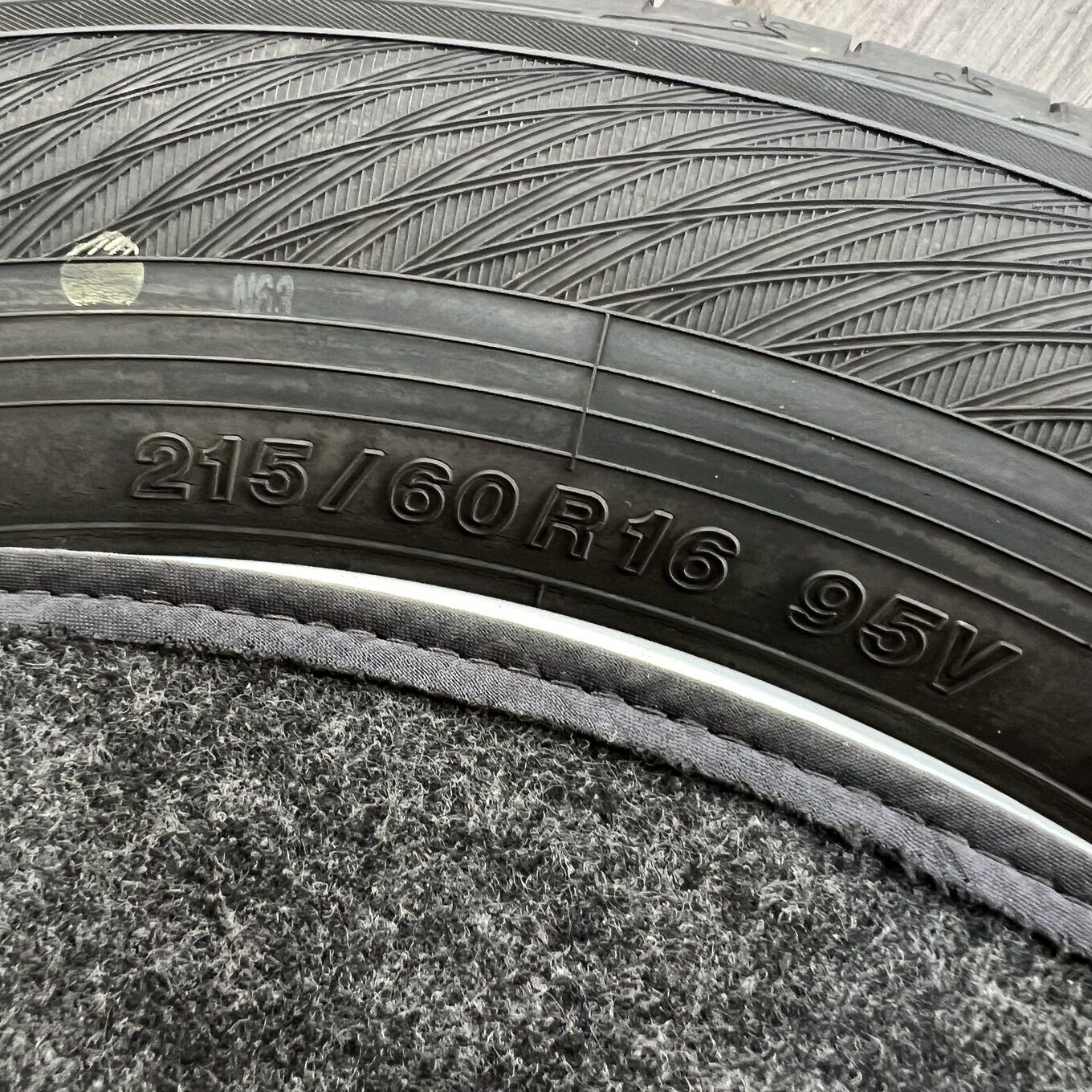 タイヤのみ]サマータイヤ 215/60R16 YOKOHAMA ADVAN DB V552 4本セット