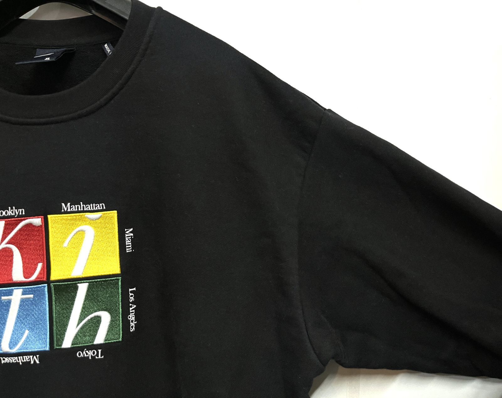 https://assets.mercari-shops-static.com/-/large/plain/2JXwUv6HUrgrcGpwtnXjfu.jpg@jpg