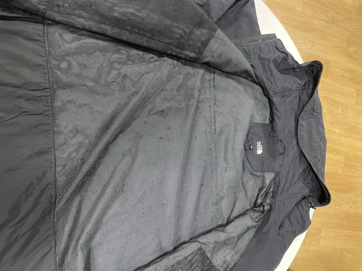 https://assets.mercari-shops-static.com/-/large/plain/2JXwWjJA4xPa62WmuLobvc.webp@jpg